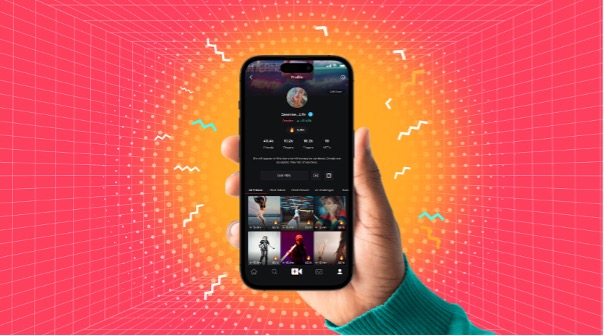 Doanh nhân vận hành chiến dịch social media với AI tự động hóa: từ tạo ý tưởng, đề xuất định dạng, cá nhân hóa đến đánh giá hiệu quả